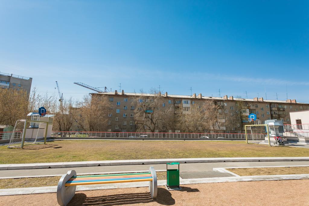 Narayana Apartments On Sibirskaya 42 Novosibirsk Exteriör bild
