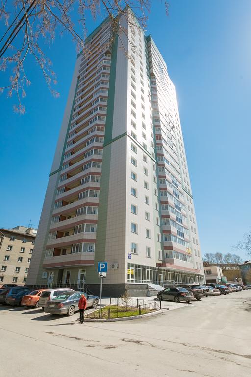 Narayana Apartments On Sibirskaya 42 Novosibirsk Exteriör bild